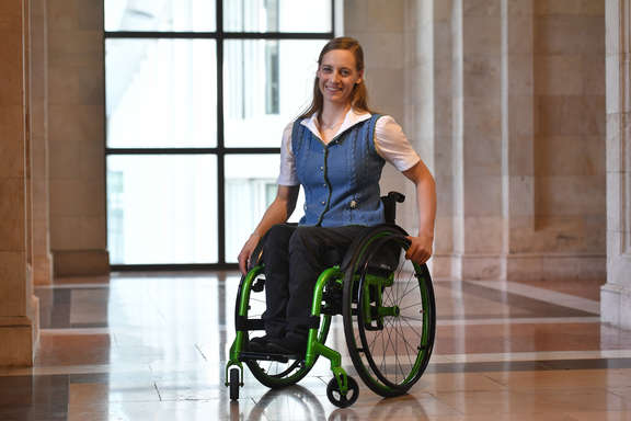 Anna Schaffelhuber im Rollstuhl