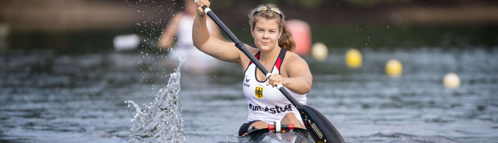 Felicia Laberer im Kanu
