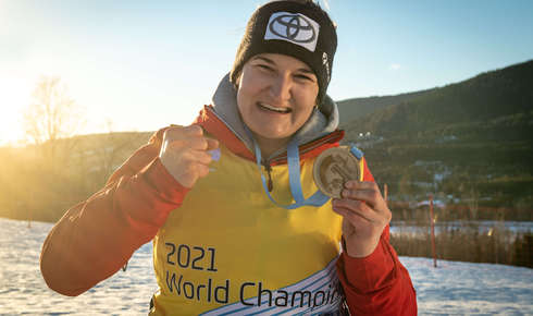 „Erleichtert“: Anna-Lena Forster ist Abfahrts-Weltmeisterin